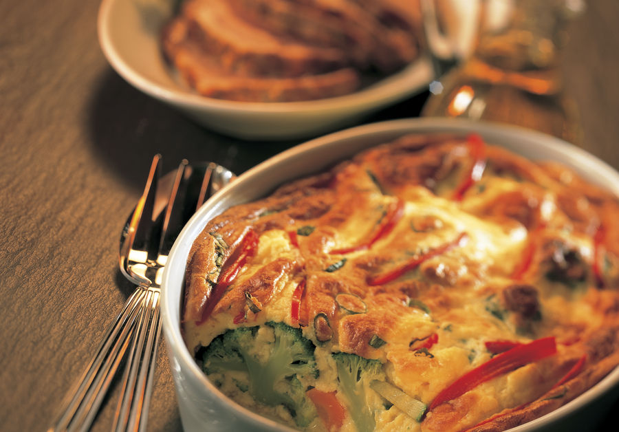 Soufflé aux légumes, au gruyère et à l'emmental