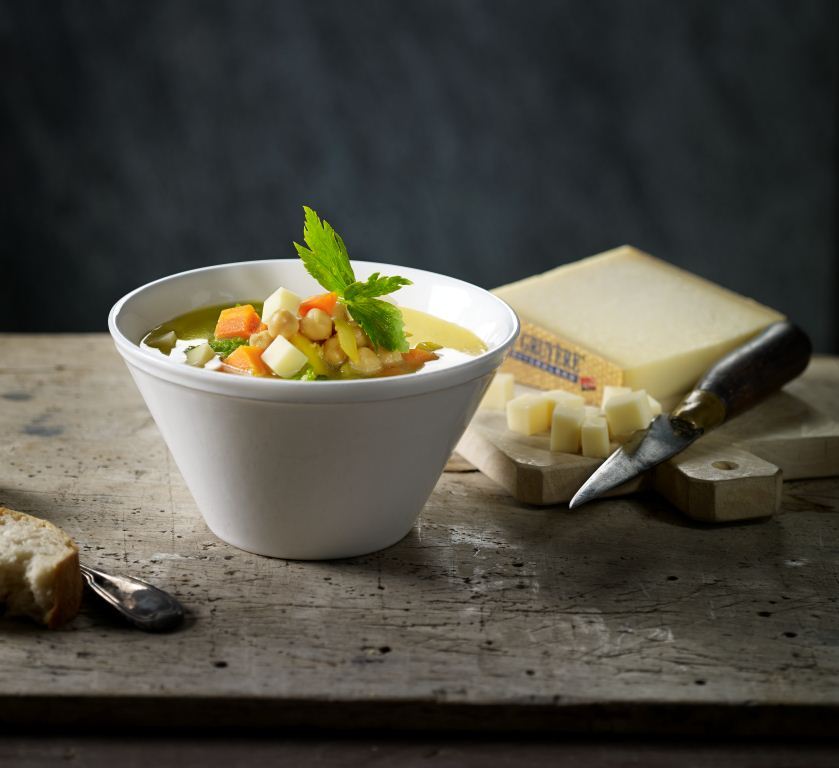 Soupe de pois chiches au Gruyère AOP