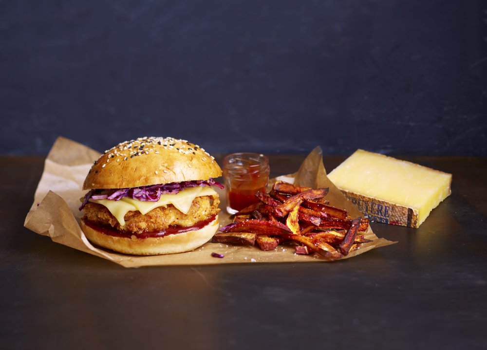 Burger poulet croustillant avec sauce BBQ et Gruyère AOP Réserve