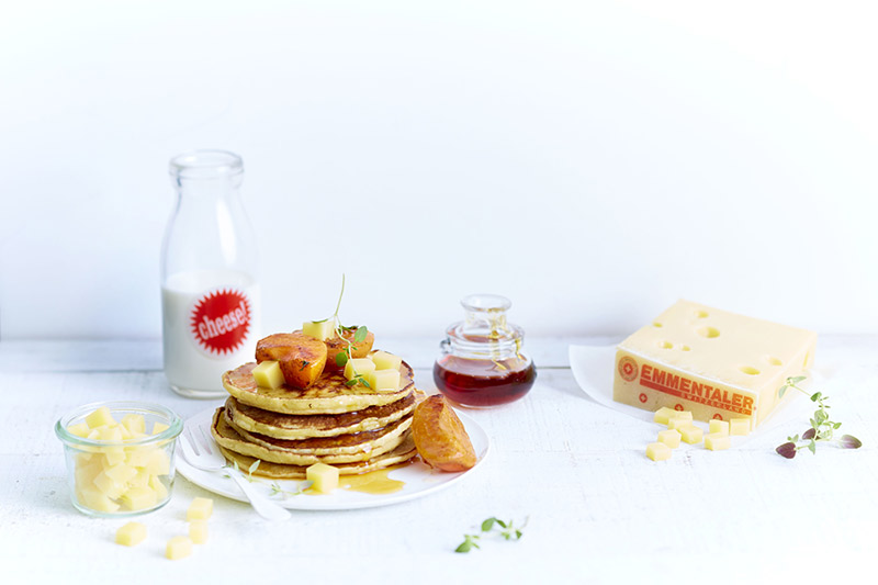 Pancakes à l'Emmentaler AOP suisse, aux abricots et Thym citron